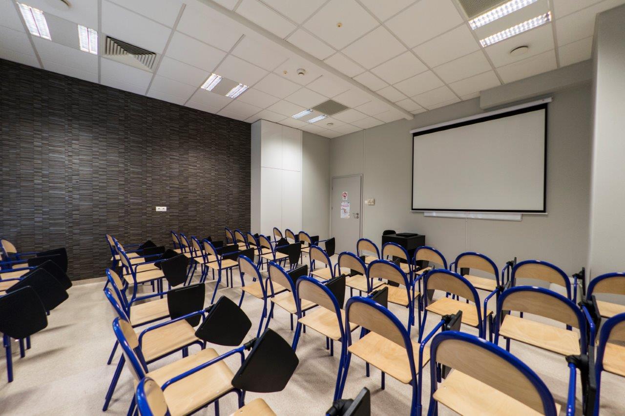 Warszawska Akademia Medyczno-Techniczna Nauk Stosowanych - sala dydaktyczna mała