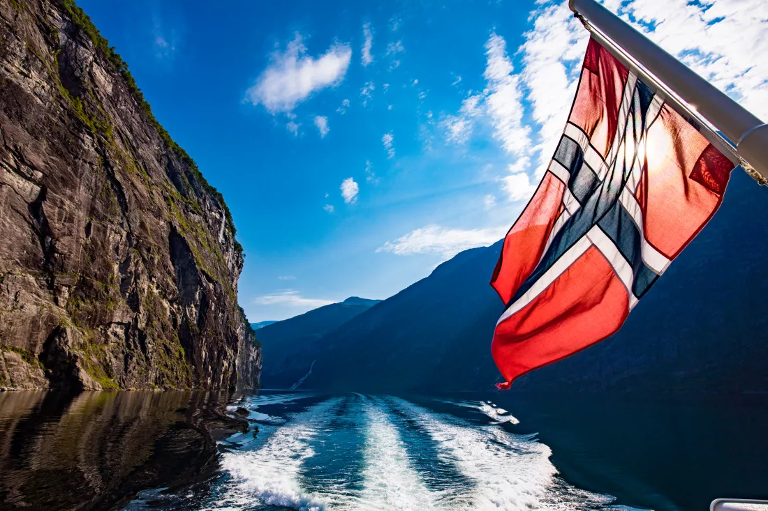panoramic-drone-landscape-geiranger-fjords-geirangerfjord-norway
